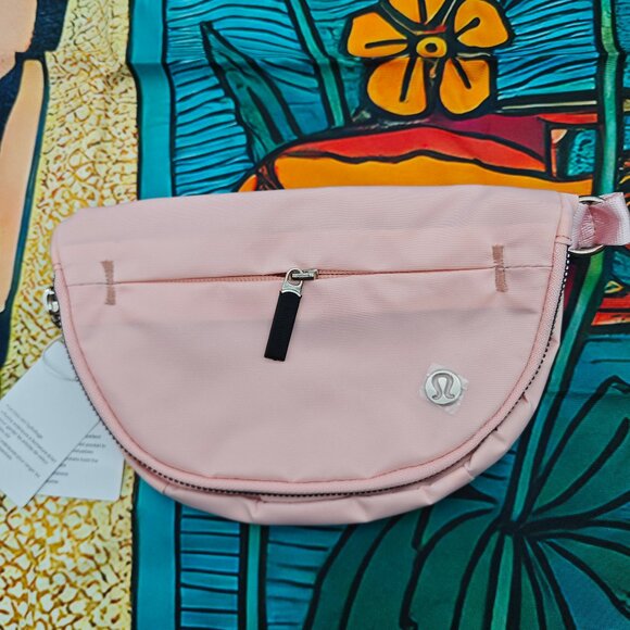 Lululemon silver All Night Festival Bag 2L Pink - Picture 1 of 5